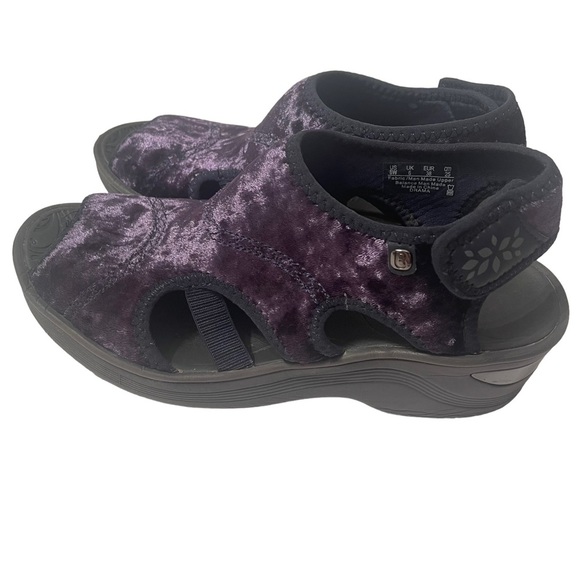 B Zees Velour Open Toed Shoes Size 8 M - Picture 5 of 6